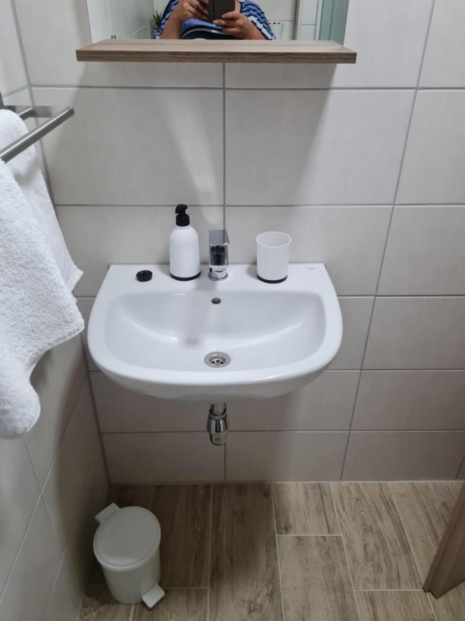 Restoran I Sobe Savic Bed & Breakfast Krnjak Luaran gambar