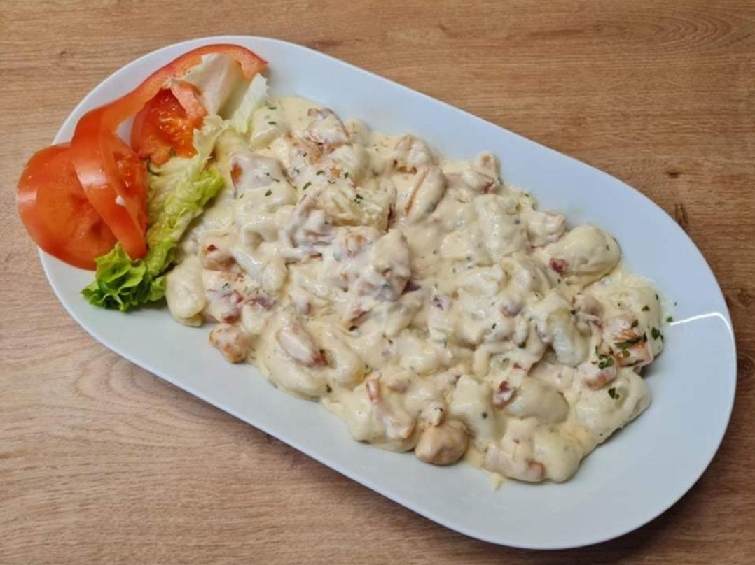 Restoran I Sobe Savic Bed & Breakfast Krnjak Luaran gambar