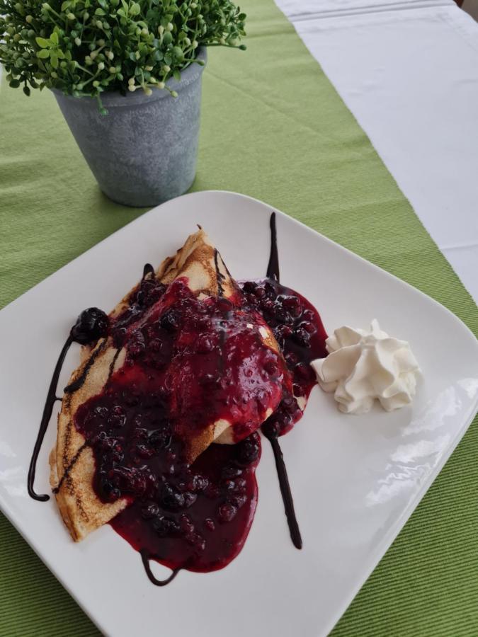 Restoran I Sobe Savic Bed & Breakfast Krnjak Luaran gambar