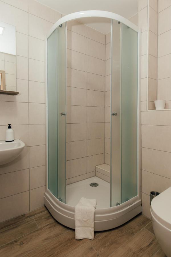 Restoran I Sobe Savic Bed & Breakfast Krnjak Luaran gambar